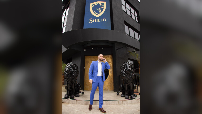 Robson Gimenes alerta sobre os custos ocultos das tarifas bancárias.