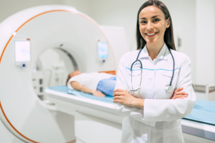 A Dra. Thaline Neves destaca como a radiologia impulsiona a medicina personalizada, tornando os tratamentos oncológicos mais precisos e eficazes.