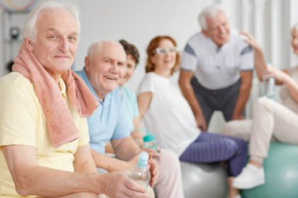 Com o apoio do Sindnapi - Sindicato Nacional dos Aposentados, Pensionistas e Idosos, programas estruturados fortalecem o envelhecimento com autonomia por meio de rotinas ativas e escolhas conscientes.