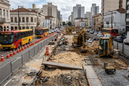 Obras no Centro de Curitiba mudam trânsito e ônibus: o que os moradores precisam saber sobre as novas intervenções