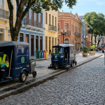 Tuk-tuks elétricos já rodaram 18 mil km em Curitiba: como a nova limpeza do Centro pode mudar a cidade